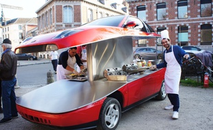 Benedetto Bufalino et sa Fiat Coupé friterie.