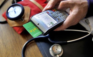 Utilisation de la carte vitale lors d'une consultation médicale