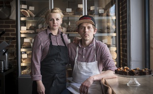 Maximov et Elena, un couple russo-ukrainien, s’est installé à Brest.