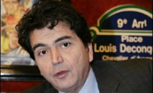 La permanence du IXe arrondissement de Pierre Lellouche a été entièrement détruite par un groupe de 300 manifestants anti-CPE samedi vers 3H du matin, a annoncé le député UMP de Paris.