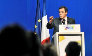 Le chef du gouvernement prévoit un déficit de l'Etat de 115 milliards d'euros en 2010.