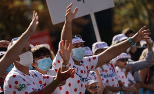 Des spectateurs du Tour de France. Illustration.