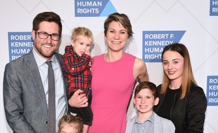 David McKean, Maeve Kennedy Townsend Mckean et leurs enfants, dont Gideon, deuxième en partant de la droite), en 2019.