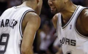 Victoire des San Antonio Spurs de Tim Duncan et Tony Parker face aux Cleveland Cavaliers lors du match 2 de la finale NBA 2007