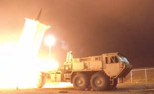 Le système Thaad (Terminal High Altitude Area Defense) basé en Alaska intercepte un missile lors d'un test, le 28 juillet 2017.
