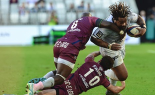 Mathieu Bastareaud regrette les trous d'air de son équipe.