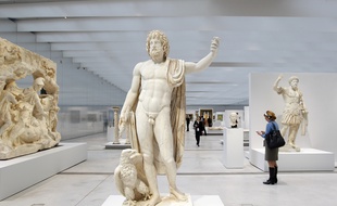 Lens, le 3 decembre 2012. Le musee du Louvre-Lens ouvre ses portes a la presse la veille de l'inauguration officielle. Ici la galerie du Temps.