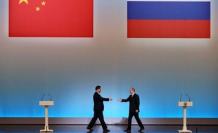 Vladimir Poutine et son homologue chinois avaient déjà affiché vendredi des relations au beau fixe, le chef de l'État russe ayant salué cette "visite historique avec des résultats positifs".