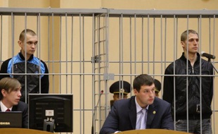 Le Bélarus a exécuté les deux condamnés à mort pour l'attentat meurtrier dans le métro de Minsk en 2011, a annoncé la dimanche la télévision d'Etat, un acte vigoureusement critiqué par la Grande-Bretagne et l'Assemblée parlementaire du Conseil de l'Europe (APCE).