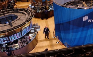 Wall Street a terminé sans direction mardi dans un marché attentiste avant la conclusion de la réunion de politique monétaire de la Réserve fédérale (Fed) américaine: le Dow Jones a pris 0,53% et le Nasdaq a cédé 0,30%