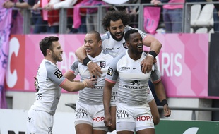 La joie des Toulousains Holmes, Fickou, Huget et Mjekevu, le 24 mars 2018 lors de la victoire sur la pelouse du Stade Français.