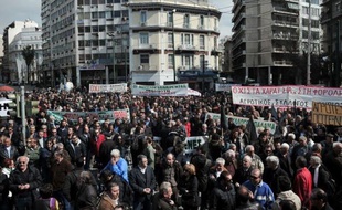 Quelques milliers d'agriculteurs ont manifesté mardi dans le centre d'Athènes à l'appel du parti communiste KKE contre un tour de vis fiscal et l'augmentation de leurs coûts de production, a constaté l'AFP.