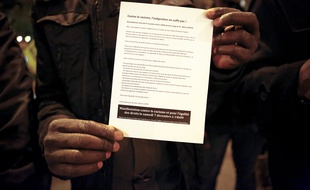 Un tract pour une manifestation antiraciste à Paris en 2013. Illustration