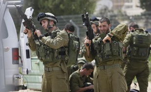 Des soldats israéliens, le 2 avril 2009 à Goush Etzion, en Cisjordanie occupée
