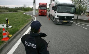 Lors d'un contrôler routier des douanes françaises près de Toulouse. (Illustration)