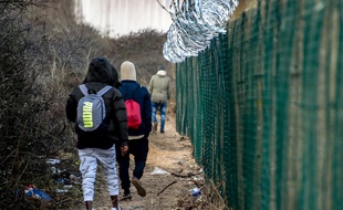 Des migrants essayant de rejoindre l'Angleterre à Calais (image d'illustration).