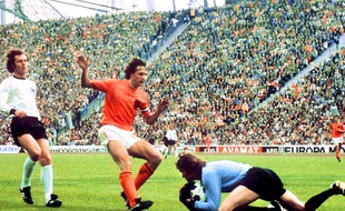 Le Néerlandais Johan Cruyff en finale de la Coupe du monde 1974 contre l'Allemagne.