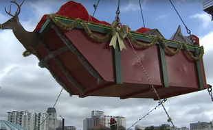 Des ouvriers ont "livré" des cadeaux à des enfants malades