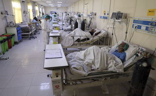 Des patients à l'hôpital afghan-japonais pour les maladies transmissibles, le 7 janvier.