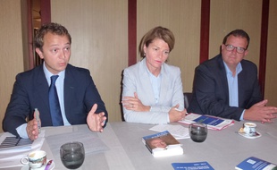 Maël de Calan, Isabelle Le Callennec et Bertrand Plouvier, la garde rapprochée de Marc Le Fur.