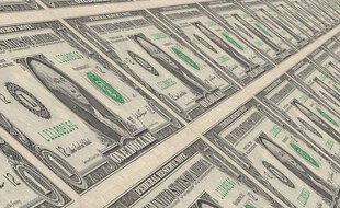 Une planche à billets de dollars.