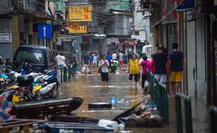 A Macao, des inondations après le passage du typhon qui a provoqué la mort de 12 personnes le 23 août 2017.