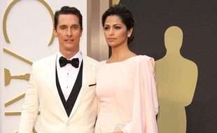 Matthew McConaughey et sa femme Camila Alves lors de la 86e cérémonie des Oscars, le 2 mars 2014.