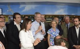 Sébastien Lecornu (à droite), avec Bruno Le Maire (au centre), le 16 juin 2014 à Vernon.