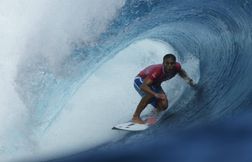 EN DIRECT JO 2024 : Les surfeurs français filent en demies, Riner n’est pas rassasié, top départ pour l’athlétisme… Suivez cette journée avec nous