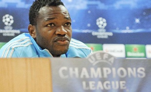 Steve Mandanda en conférence de presse avant la rencontre de Ligue des champions contre Arsenal le 25 novembre 2013.