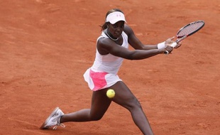Après l'élimination des soeurs Williams, le tennis féminin mise sur sa nouvelle perle noire, Sloane Stephens, qui, à 19 ans, possède déjà un sacré caractère, comme elle l'a montré vendredi à Roland-Garros.