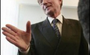 L'ancien ministre socialiste Bernard Kouchner a déclaré vendredi qu'il pourrait rejoindre un "gouvernement d'union nationale" en cas de victoire de Nicolas Sarkozy à la présidentielle.