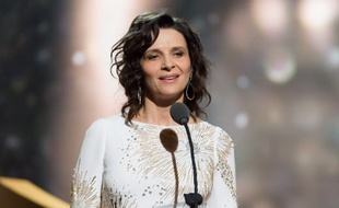 L'actrice française Juliette Binoche lors de la 41e cérémonie des César à Paris le 26 février 2016