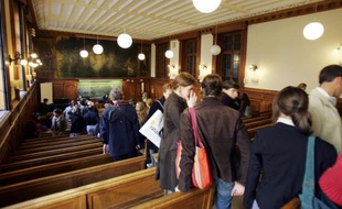 Les Français estiment que les réformes des universités du quinquennat n'ont pas porté leurs fruits en termes d'échec en licence et d'insertion professionnelle, et que les budgets n'ont pas été assez augmentés, selon le premier baromètre d'image des universités rendu public jeudi.