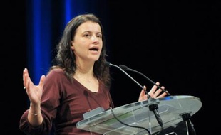 Les Verts, qui devraient largement réélire samedi Cécile Duflot comme secrétaire nationale lors d'un congrès "calme et apaisé", contrairement à leurs alliés socialistes, entendent poursuivre le rassemblement écologiste avec pour objectif la présidentielle de 2012.