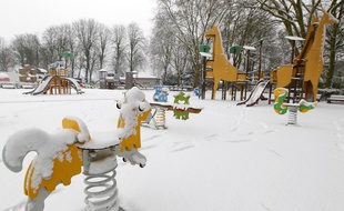 Le parc des poussins de la citadelle de Lille sous la neige.