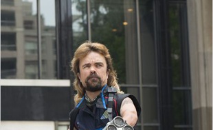 Peter Dinklage et sa coupe mulet, dans «Pixels.