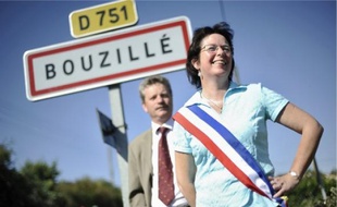 La maire de Bouzillé, Brigitte Rey, et Patrick Lasseube, les créateurs du groupement.