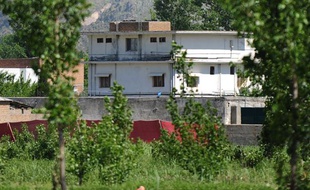 Photographie de la maison dans laquelle se cachait Oussama ben Laden, prise après l'assaut du commando américain, le 2 mai 2011 à Abbottabad, au Pakistan.