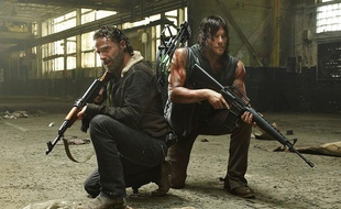 Andrew Lincoln et Norman Reedus dans Walking Dead