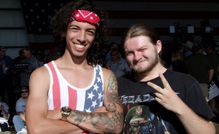 Jaeden et Daniel, deux étudiants qui supportent respectivement Donald Trump et Bernie Sanders.