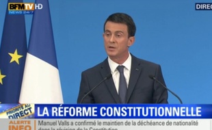 Le Premier ministre Manuel Valls lors de la présentation de la réforme constitutionnelle le 23 décembre 2015.