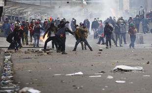 Des affrontements entre des manifestants pro-Morales et la police ont fait au moins un mort en Bolivie, le 13 novembre 2019.