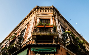 Le quartier de San Telmo séduit les amateurs d'architecture par ses maisonnettes biscornues.
