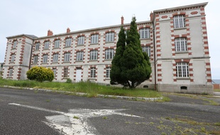 NANTES, le 30/05/2013 Les locaux de la caserne MELLINET dont l activite a ete stoppee depuis 2010