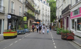 La rue Léon-Blum, en centre-ville de Nantes, piétonne cet été