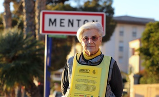 Martine Landry, membre de l'Anafé et d'Amnesty International à Menton le 16 décembre 2017 est poursuivie pour "délit de solidarité".