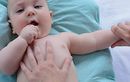 Les étirements musculaires du bébé