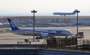 Les autorités japonaises ont débuté lundi des tests au sol de l'avion Boeing 787 qui avait dû effectuer le 16 janvier un atterrissage d'urgence au Japon, en essayant de reproduire les circonstances de l'accident pour recueillir un maximum de données.