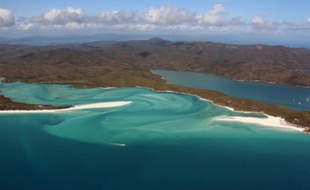 Vue aérienne de la Grande barrière de corail, le 20 novembre 2014 en Australie